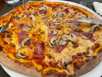 Pizza jambon champignons